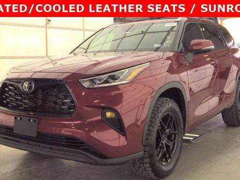 Used 2023 Toyota Highlander Limited FWD image 1