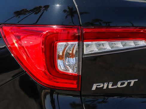 Used 2019 Honda Pilot Elite image 11
