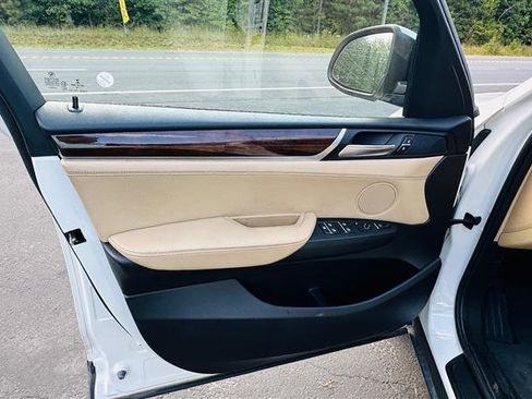 Used 2017 BMW X3 sDrive28i image 12