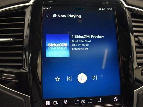 Used 2023 Volvo XC90 B6 Plus image 30