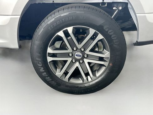 Used 2018 Ford F150 XLT image 11