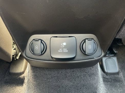 Used 2019 Hyundai Santa Fe Limited w/ Cargo Package image 25