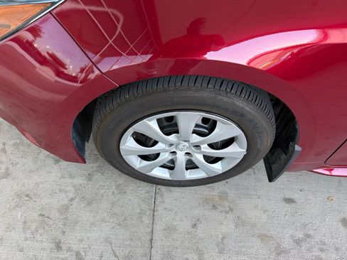 Used 2025 Toyota Corolla LE FWD image 2