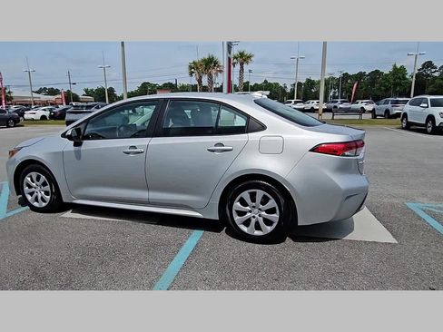 Used 2022 Toyota Corolla LE image 28