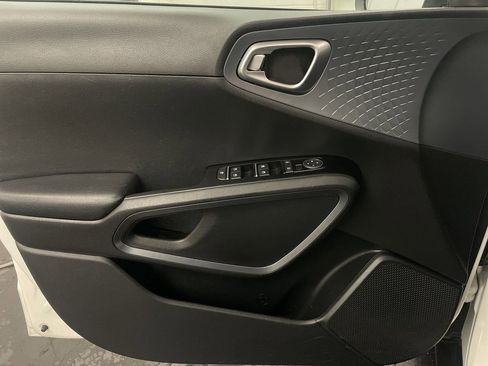 Used 2023 Kia Soul EX image 17