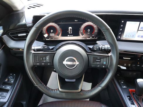 Used 2025 Nissan Kicks SR AWD/4WD image 13