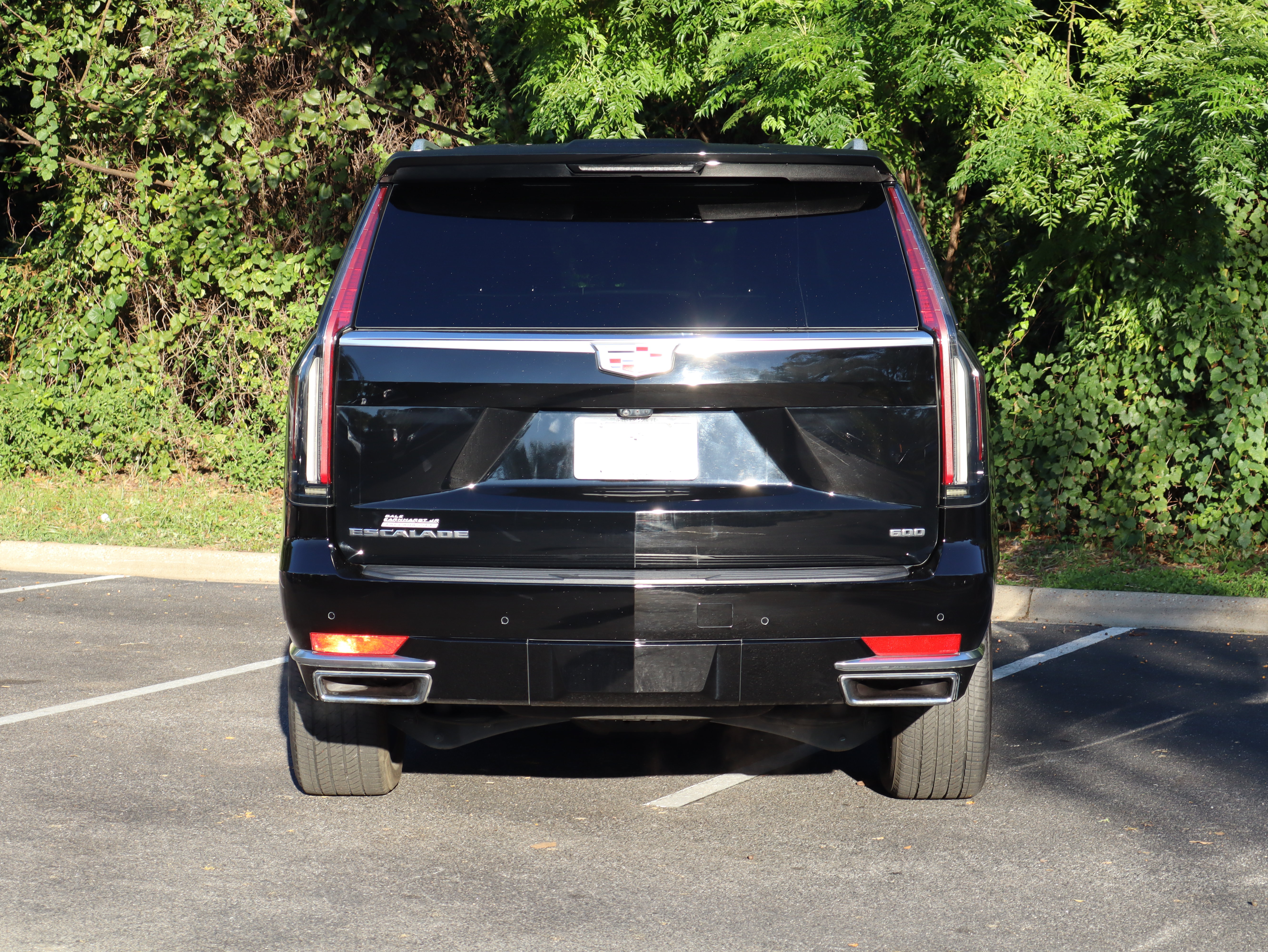 Used 2024 Cadillac Escalade ESV Premium Luxury AWD/4WD image 6