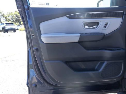 Used 2023 Honda Pilot Elite image 26