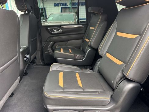 Used 2023 GMC Yukon XL AT4 w/ AT4 Premium Package AWD/4WD image 12