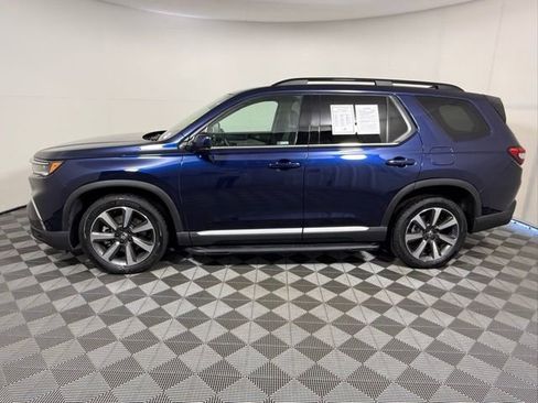 Used 2024 Honda Pilot Elite image 3