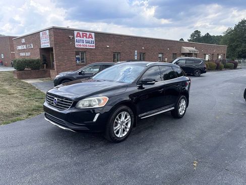 Used 2015 Volvo XC60 T5 Premier w/ Proximity Package FWD image 1