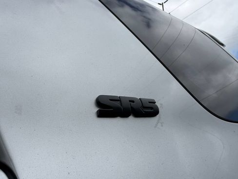 Used 2020 Toyota 4Runner SR5 AWD/4WD image 7