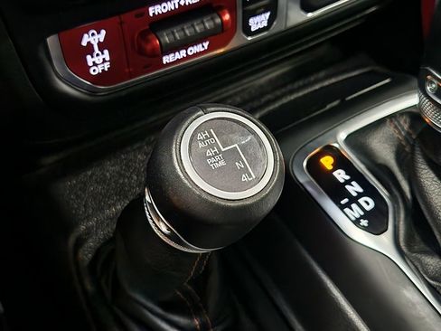 Used 2021 Jeep Wrangler Unlimited Rubicon w/ Dual Top Group AWD/4WD image 42