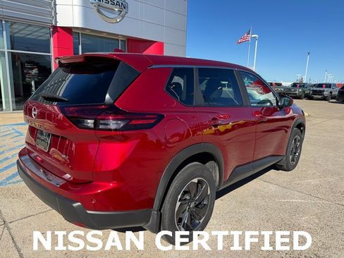 Certified 2025 Nissan Rogue SV image 10