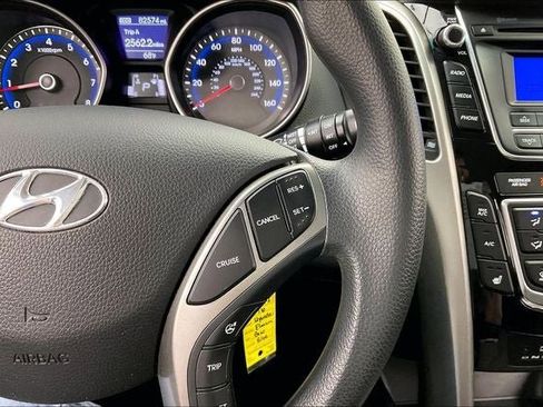 Used 2016 Hyundai Elantra GT FWD image 23