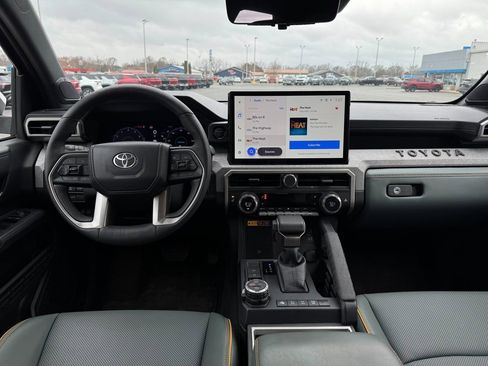 Used 2024 Toyota Tacoma Trailhunter image 16