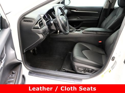 Used 2024 Toyota Camry SE image 14