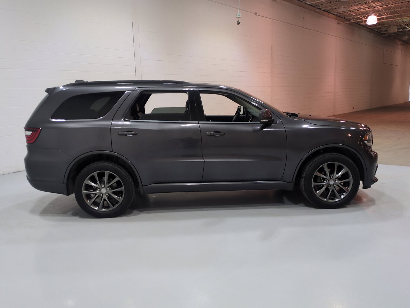 Used 2018 Dodge Durango GT w/ Premium Group AWD/4WD image 2