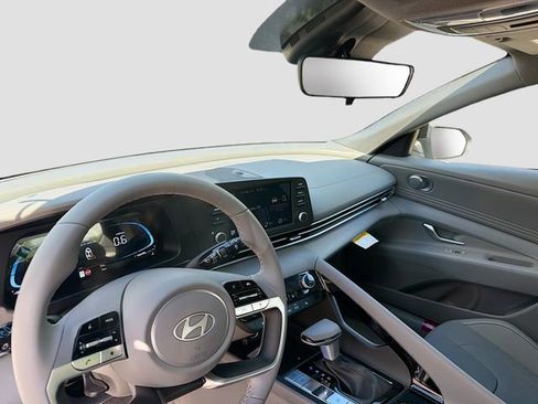 New 2026 Hyundai Elantra SEL Sport Premium FWD image 9