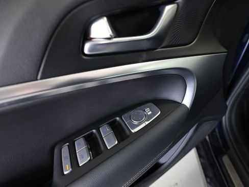 Used 2026 Genesis G70 2.5T image 22