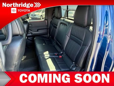 Used 2022 Nissan Frontier PRO-4X w/ Pro-4X Premium Package AWD/4WD image 7
