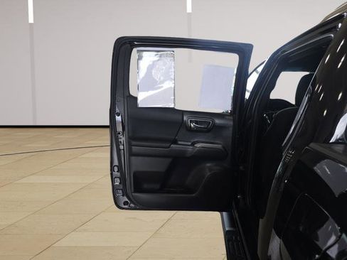 Used 2023 Toyota Tacoma TRD Off-Road image 24