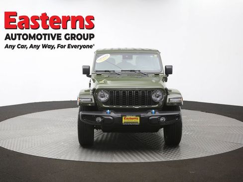 Used 2024 Jeep Wrangler Unlimited AWD/4WD image 52