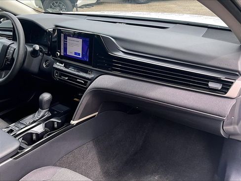 Used 2025 Toyota Camry SE FWD image 14