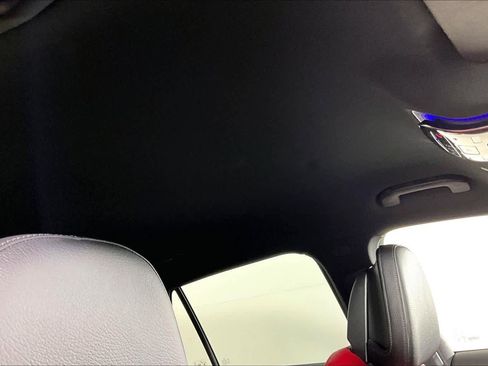 Used 2025 Mercedes-Benz GLC 300 image 13