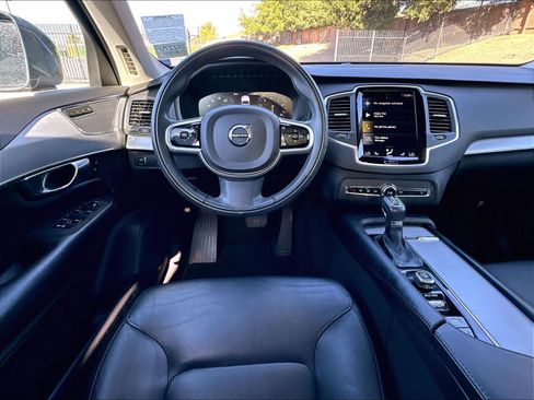 Used 2021 Volvo XC90 T5 Momentum w/ Climate Package AWD/4WD image 8