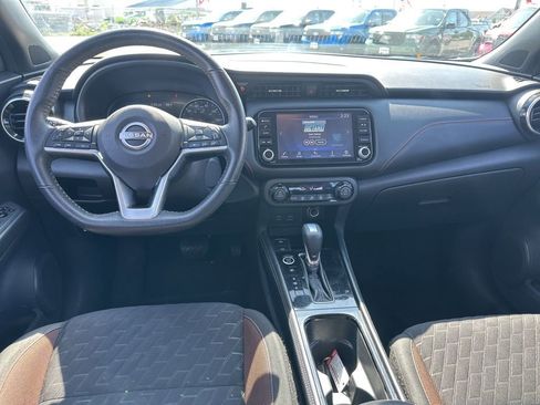Used 2022 Nissan Kicks SR image 19