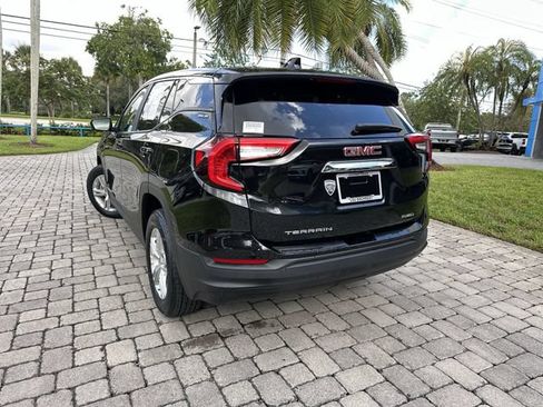 Used 2024 GMC Terrain SLE AWD/4WD image 12