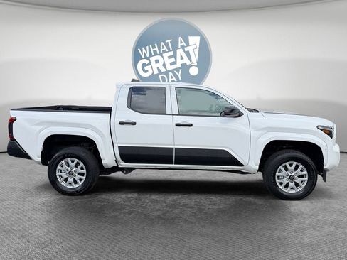 Certified 2026 Toyota Tacoma SR RWD image 2