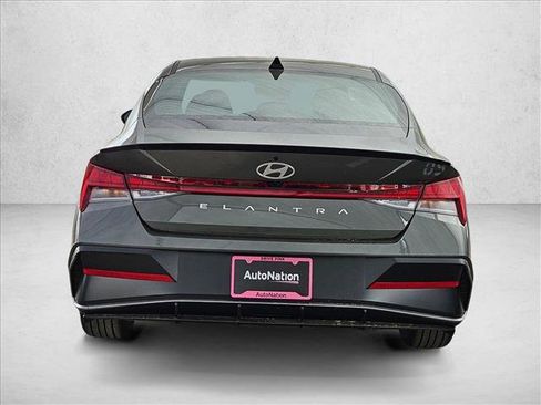New 2026 Hyundai Elantra SEL Sport FWD image 8