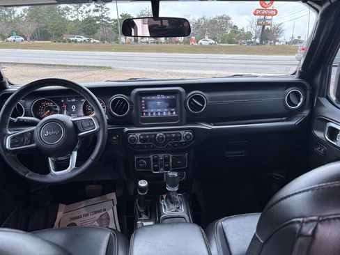 Used 2020 Jeep Gladiator Overland w/ Dual Top Group image 9