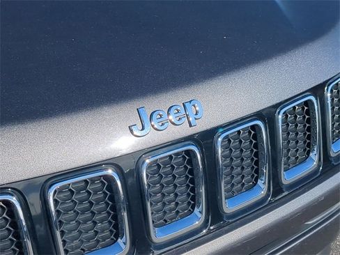 Certified 2019 Jeep Compass Limited image 11