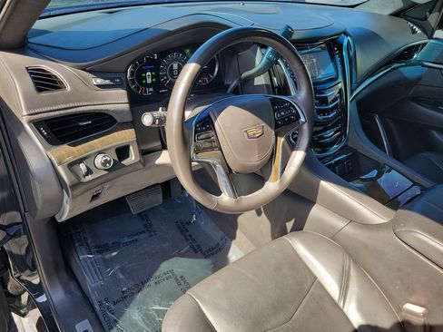 Used 2019 Cadillac Escalade ESV Platinum RWD image 22