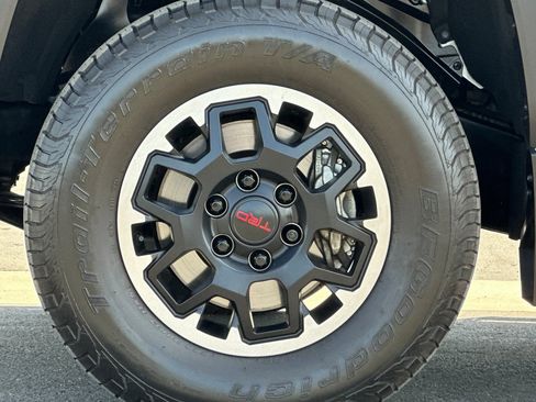Used 2024 Toyota Tacoma TRD Off-Road w/ TRD Off Road Premium Package AWD/4WD image 24