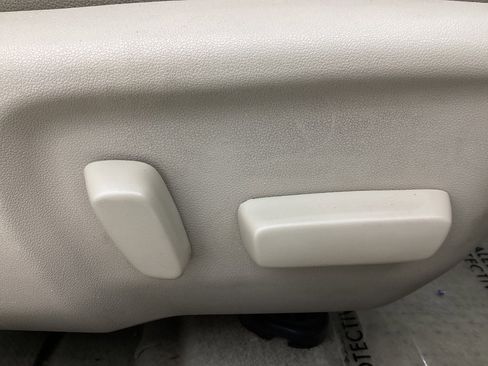 Used 2014 Toyota Camry XLE image 43