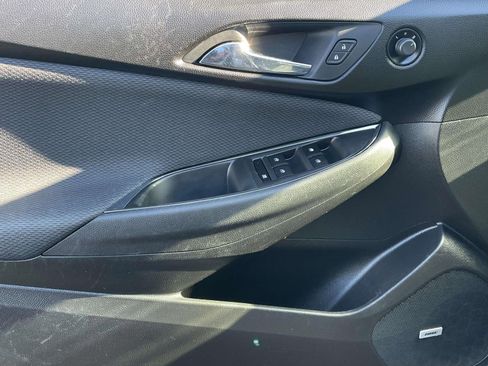 Used 2018 Chevrolet Cruze LT w/ Sun And Sound Package image 19