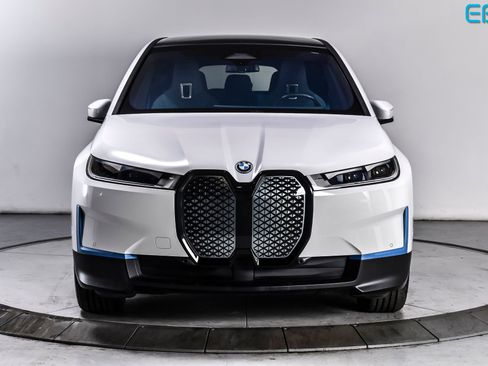 Used 2023 BMW iX xDrive50 w/ BMW I Signature Blue Package image 8