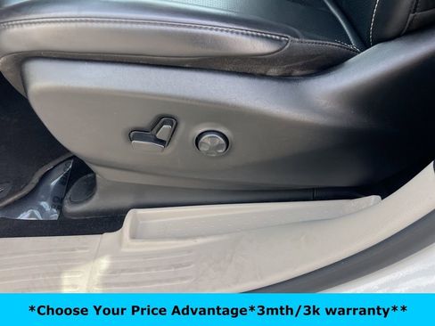 Certified 2023 Chrysler Pacifica Touring-L image 40