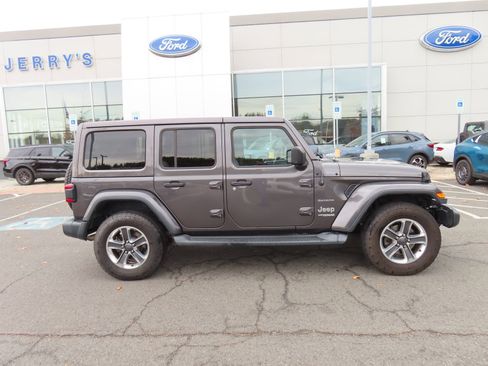 Used 2018 Jeep Wrangler Unlimited Sahara w/ LED Lighting Group image 4