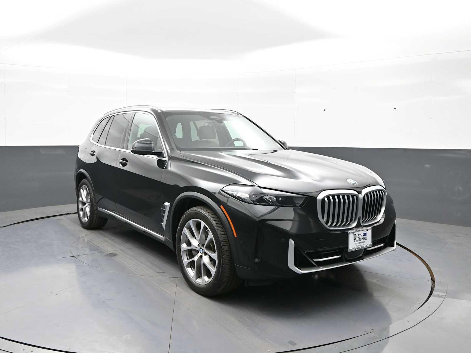 Used 2024 BMW X5 xDrive40i w/ Climate Comfort Package AWD/4WD image 3