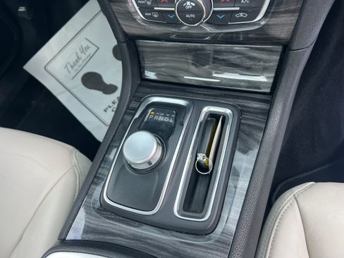 Used 2019 Chrysler 300 Touring L w/ Quick Order Package 22F AWD/4WD image 19