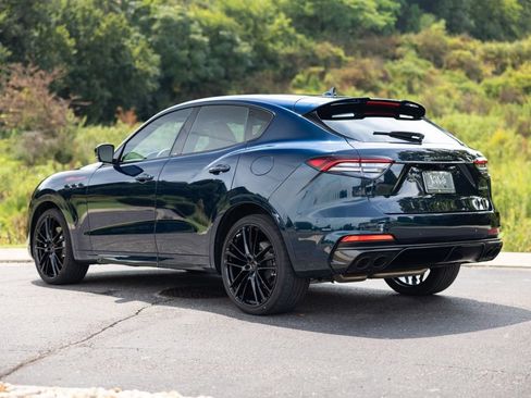 Used 2024 Maserati Levante Trofeo AWD/4WD image 4