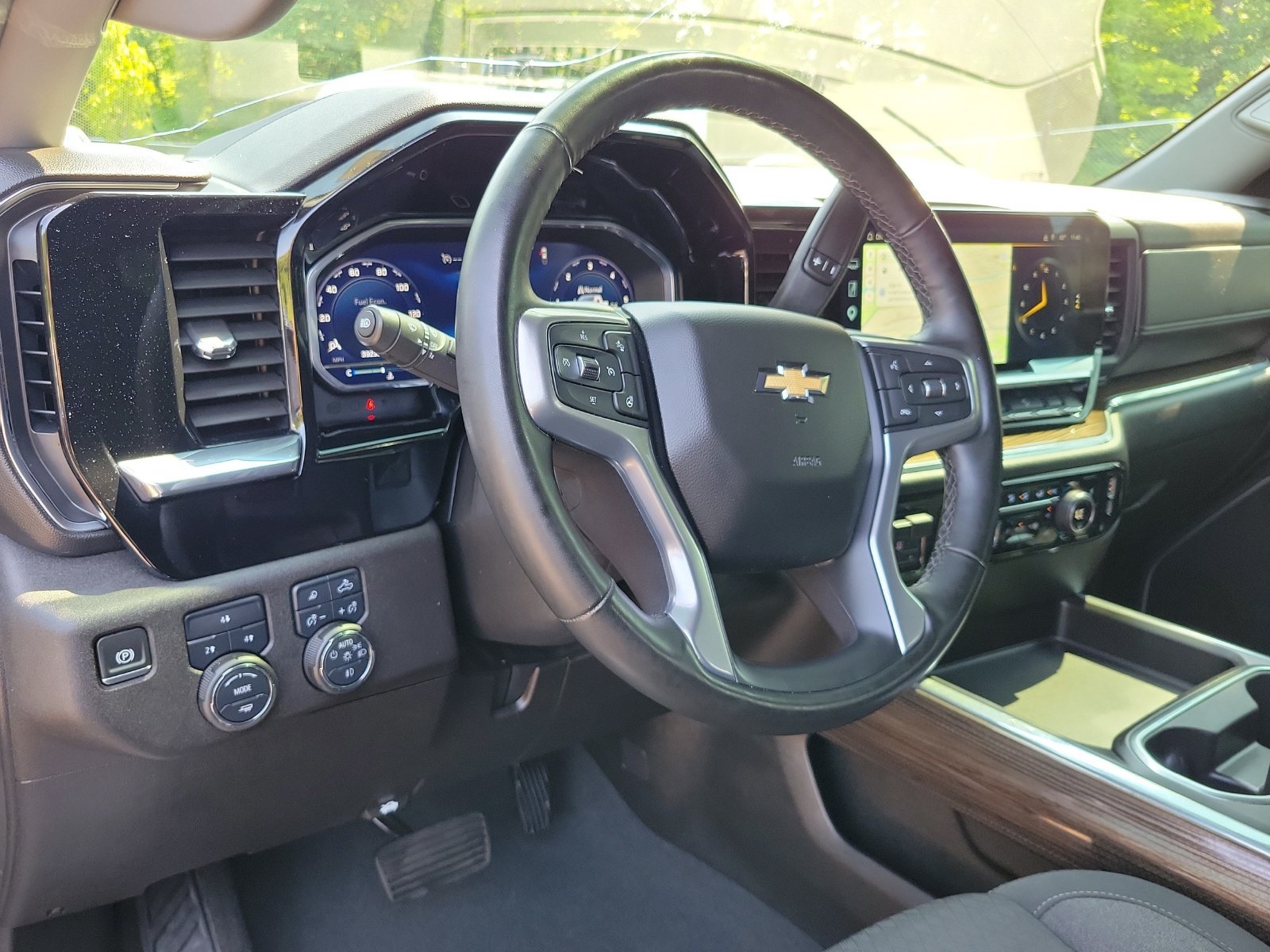 Used 2025 Chevrolet Silverado 2500 LT w/ All Star Edition AWD/4WD image 11