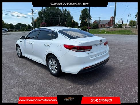 Used 2018 Kia Optima LX FWD image 3
