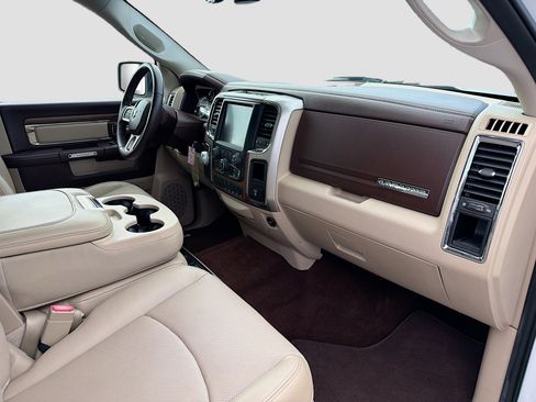 Used 2017 RAM 1500 Laramie image 13