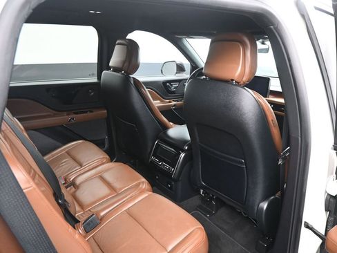 Used 2020 Lincoln Aviator Reserve w/ Class IV Trailer Tow Package image 16